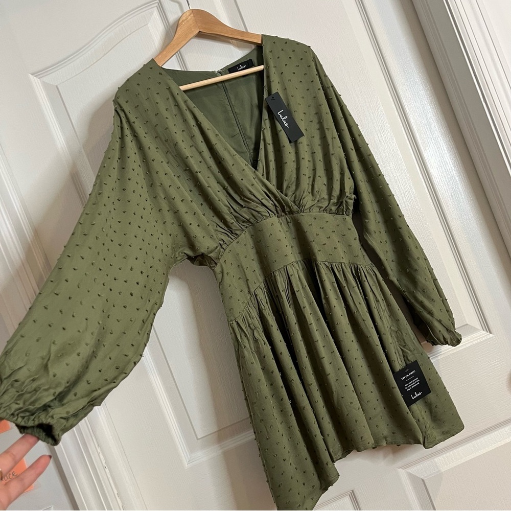 Lulu's Olive Textured V‑Neck Long Sleeve Mini Dress